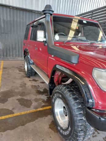 toyota-landcruiser-1995-big-1