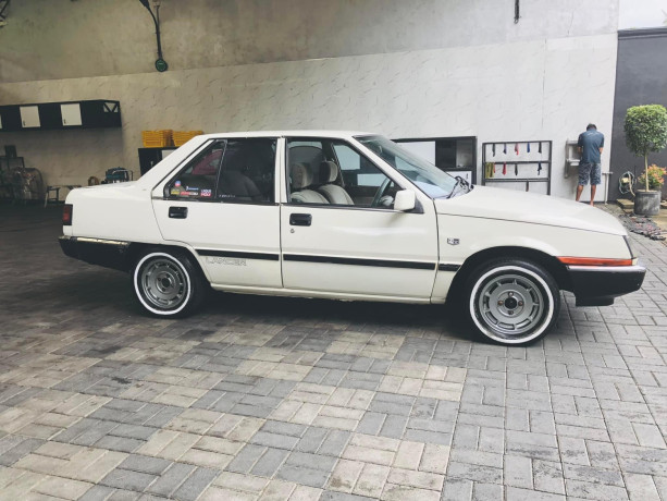 mitsubishi-lancer-c12-1985-big-1