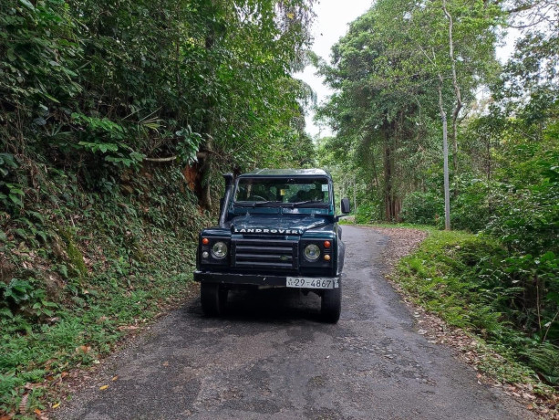 land-rover-defender-1979-big-1