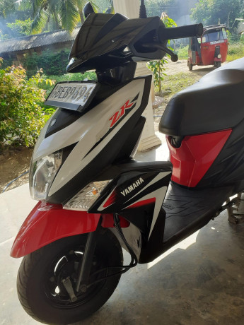 yamaha-ray-zr-big-4
